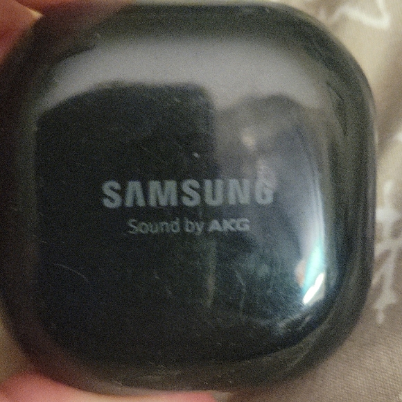 Samsung Galaxy Earbuds with AKG Sound - Picture 1 of 6